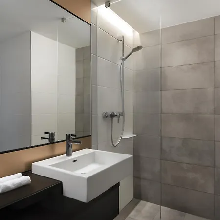 Ξενοδοχείο Adina 4*
