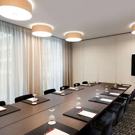Aparthotel Adina