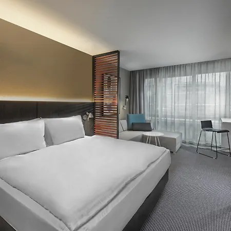 Ξενοδοχείο Adina 4*